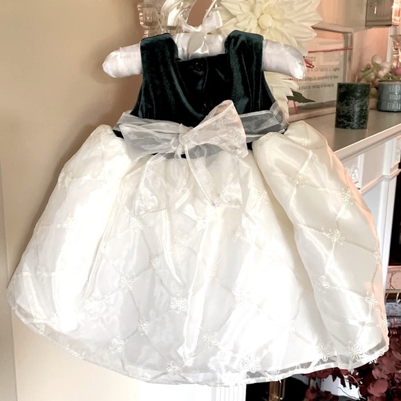 Infant girls special occasion dress/gown size 12M emerald green/ivory - Picture 2 of 8
